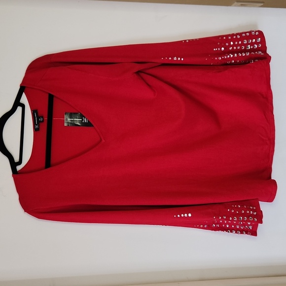NWT INC. International Concepts red top - Picture 1 of 6